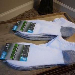 NWT Men's Ultra Light Weight Socks, Sz. 6-12 2pks- 2 Pairs/Pk